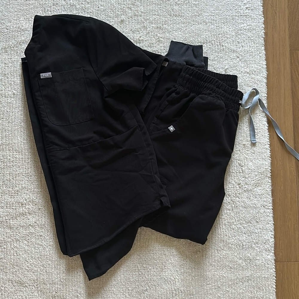 FIGS GUC Small Masaya Top & PS High Waist Joggers
